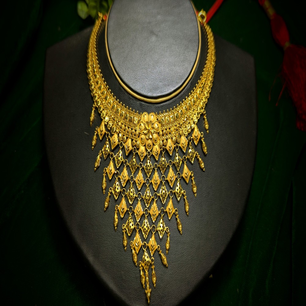 Hiraola's Product Image